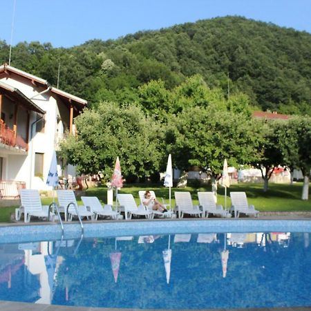 By The River Hotel Complex Balkanets  المظهر الخارجي الصورة
