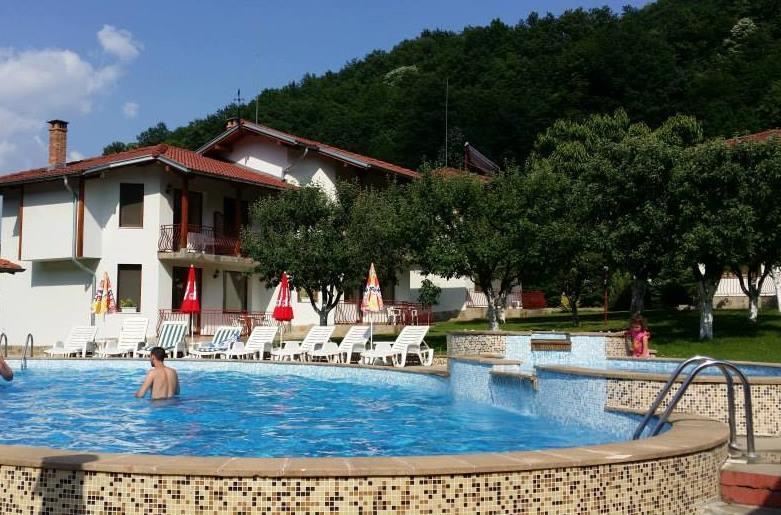 By The River Hotel Complex Balkanets  المظهر الخارجي الصورة
