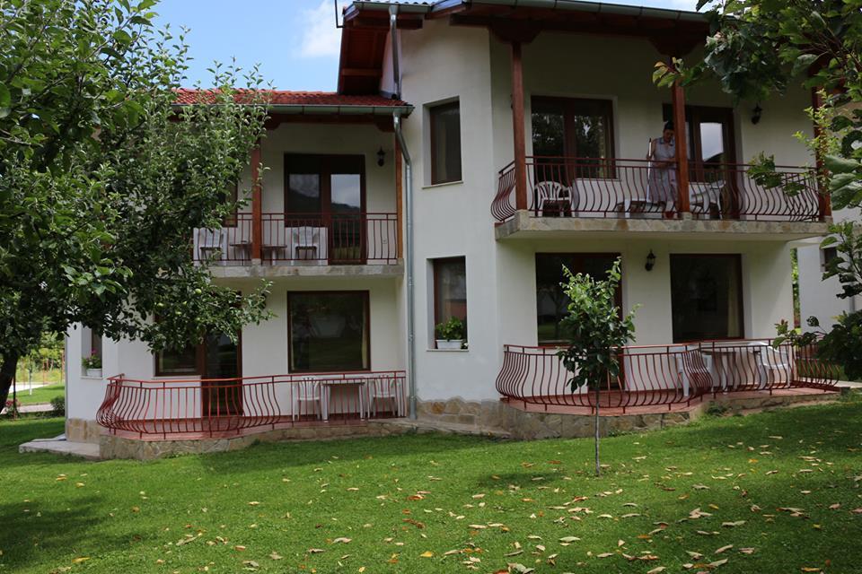 By The River Hotel Complex Balkanets  المظهر الخارجي الصورة