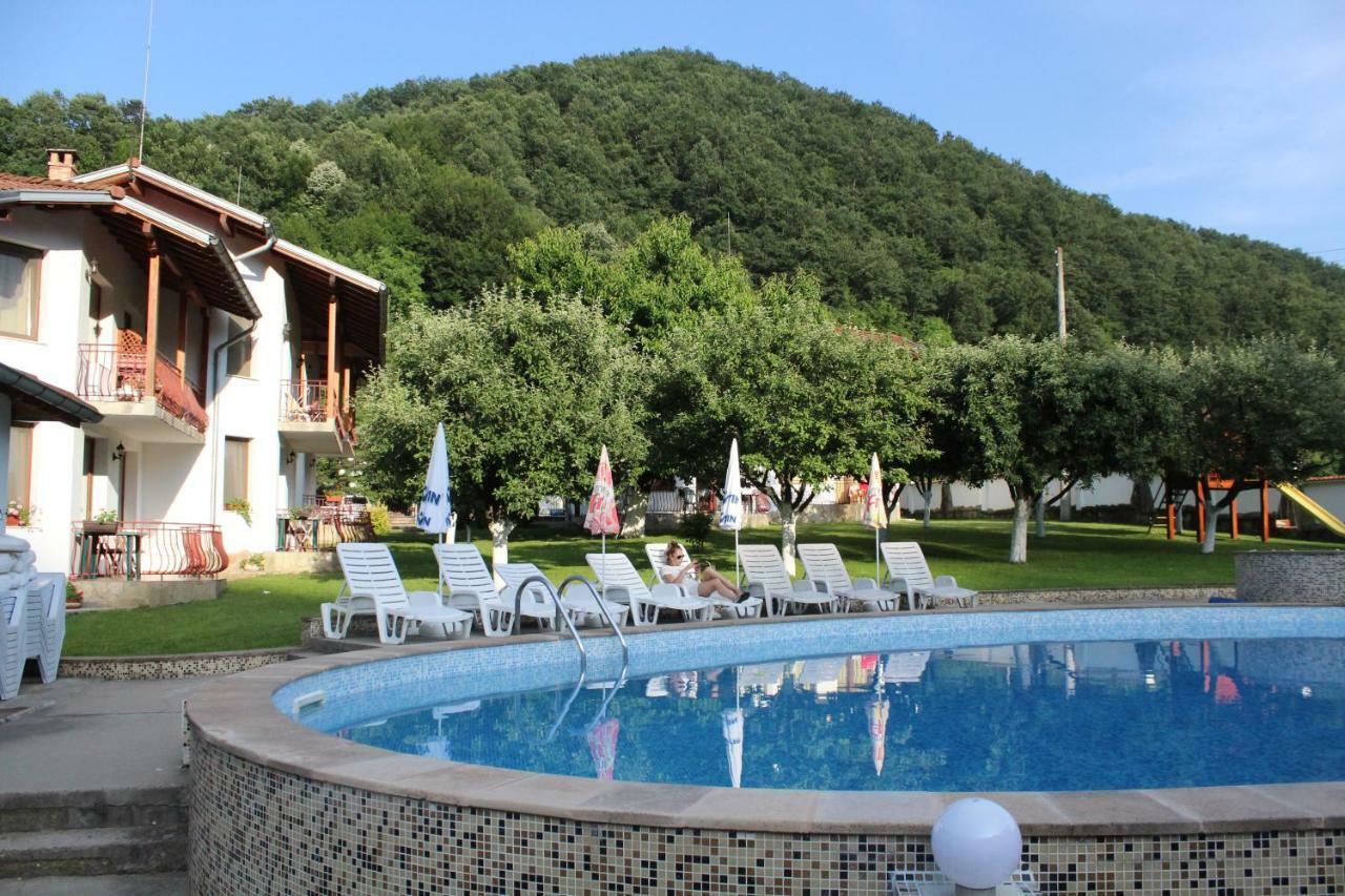 By The River Hotel Complex Balkanets  المظهر الخارجي الصورة