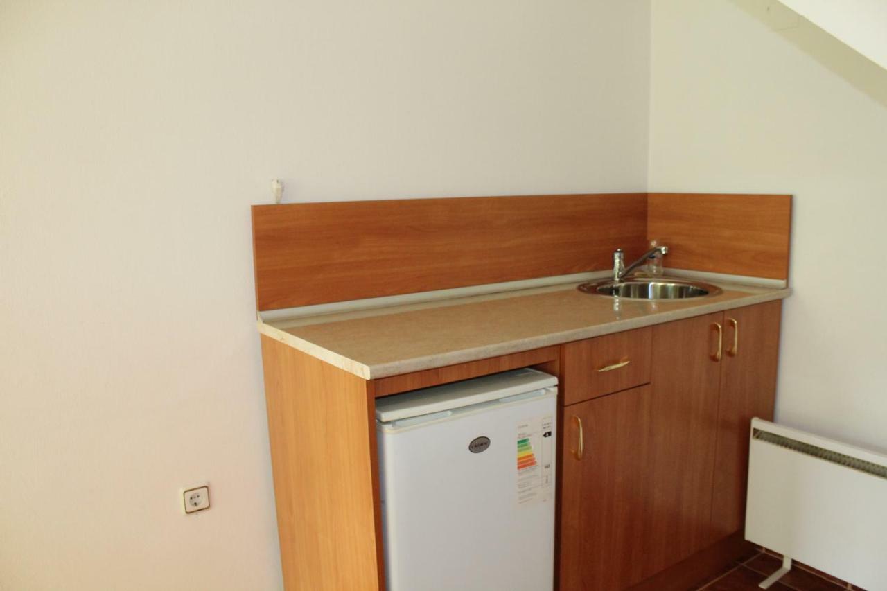 By The River Hotel Complex Balkanets  المظهر الخارجي الصورة