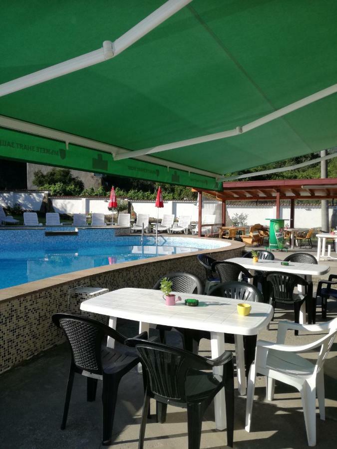 By The River Hotel Complex Balkanets  المظهر الخارجي الصورة