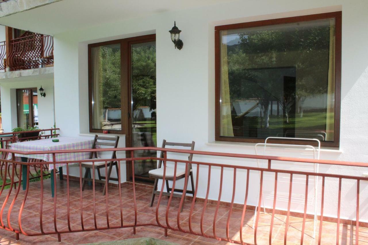 By The River Hotel Complex Balkanets  المظهر الخارجي الصورة