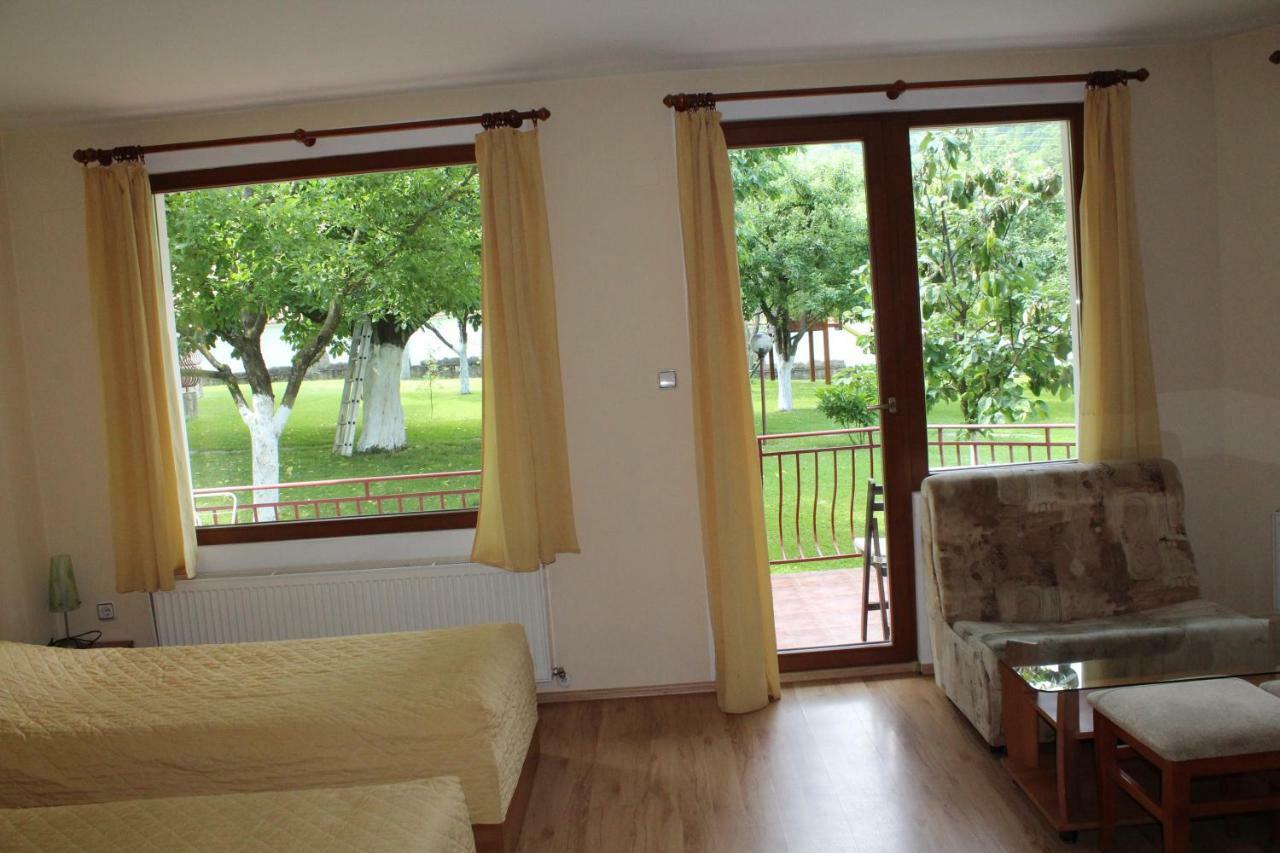 By The River Hotel Complex Balkanets  المظهر الخارجي الصورة