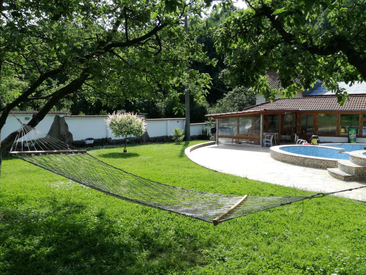 By The River Hotel Complex Balkanets  المظهر الخارجي الصورة