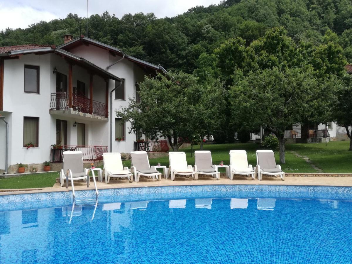 By The River Hotel Complex Balkanets  المظهر الخارجي الصورة